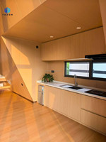 Villa Modulaire de Luxe en Acier Léger, Conteneur Extensible en Forme de A, Villa Compacte avec Façade Entièrement Vitrée pour Hébergement de Vacances, Panneaux SIP, Airbnb