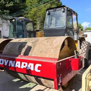 Rouleau compresseur monocylindre Dynapac CA30D d'occasion, compacteur de construction routière Dynapac CA25D CA30D CA301D d'occasion, d'origine Suède, 12 tonnes - Product Image 3