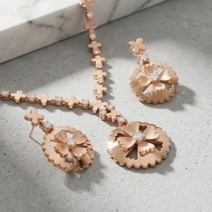 Conjunto de Collar con Colgante Floral de Plata 925 y Oro Rosa Italiano con Pendientes a Juego, Joyería de Diseño con Cristales para Mujer - Product Image 3