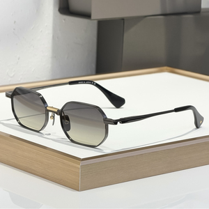 Occhiali da Sole Quadrati alla Moda con Montatura in Titanio, Design di Lusso Retrò Classico Polarizzati per Donne e Uomini, Lenti con Protezione UV400 - Product Image 4
