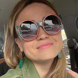 Lunettes de soleil rondes rétro pour femmes, monture large, double couleur, UV400, personnalisables avec logo, collection 2025 - Product Image 2