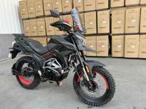 Motocicleta <span class=keywords><strong>de</strong></span> Enduro <span class=keywords><strong>de</strong></span> Fábrica 2024 <span class=keywords><strong>250</strong></span> Cc, Personalización <span class=keywords><strong>de</strong></span> Pitbike, Motocicletas <span class=keywords><strong>de</strong></span> Carreras con Motor <span class=keywords><strong>de</strong></span> Gasolina <span class=keywords><strong>de</strong></span> 250cc <span class=keywords><strong>Baratas</strong></span>, Estilo Sur Ron Dirt Bike - Product Image 2