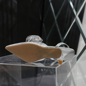 Francés de gama alta de las mujeres de punta estrecha de tacón <span class=keywords><strong>medio</strong></span> de aguja de tacón hueco <span class=keywords><strong>sandalias</strong></span> de Punta Sexy estilo de noche de plata de tacón alto de verano - Product Image 6