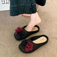 Mules tissées uniques pour femmes, en PVC, à bout fermé et découpées, respirantes, style français doux, chaussures plates décontractées d'été pour la plage