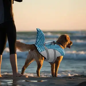 犬のライフジャケット、犬のための耐久性のあるレスキューハンドル付きペットフローテーションベスト反射水着シャークリップストップライフセーバー