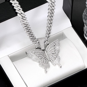 Collar con colgante <span class=keywords><strong>de</strong></span> mariposa con incrustaciones <span class=keywords><strong>de</strong></span> circonitas, cadena cubana, estilo Hip Hop, <span class=keywords><strong>de</strong></span> aleación <span class=keywords><strong>de</strong></span> zinc chapado en oro, joyería brillante para regalo <span class=keywords><strong>de</strong></span> fiesta, venta al por mayor - Product Image 5