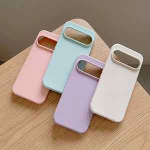 Coque de téléphone Haihui en silicone liquide couleur unie, technique IMD, antichoc, avec breloque cube pour Google Pixel 10 Pro/Pixel 9a/Pixel 9 - Product Image 3