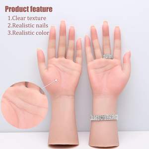 דגם יד נשית מסיליקון ריאליסטי, יד מזויפת עם אצבעות גמישות וניתנות לכיפוף, יד דמה מסיליקון לתצוגת תכשיטים ותרגול - Product Image 5