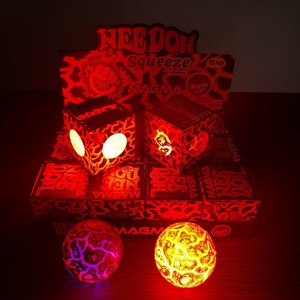 Venta al por mayor: Bola sensorial luminosa NeeDoh Magma Meteor con textura de lava, juguete antiestrés para niños y adultos - Product Image 6