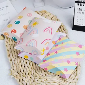 Pemasok Tiongkok 2024 baru kreatif kemasan permen bahan kertas bantal baby shower manis kacang jeli kotak permen untuk mandi bayi