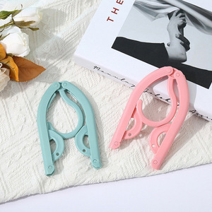 ราวแขวนผ้าพับได้ พลาสติกแบบพกพา ดีไซน์ปีกนก สำหรับการเดินทาง ใช้กลางแจ้งในหอพัก ราวตากผ้ากันลม - Product Image 2