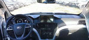 Nueva Camioneta con Volante a la Izquierda, Asientos de Cuero Negro, Tracción 4x4 Turbo, en Venta - Product Image 5