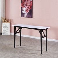Table pliante moderne pour réceptions de mariage en plein air avec structure métallique et design rectangulaire en PVC blanc