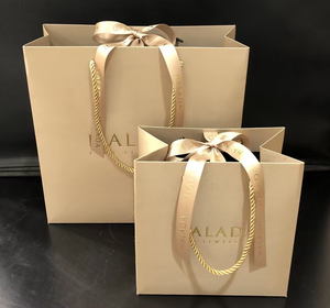 Sacs à bijoux en papier texturé à poignée renforcée <span class=keywords><strong>de</strong></span> qualité supérieure pour l'impression offset <span class=keywords><strong>de</strong></span> cadeaux <span class=keywords><strong>de</strong></span> client pour le bureau <span class=keywords><strong>de</strong></span> dentiste ou l'utilisation <span class=keywords><strong>de</strong></span> vêtements - Product Image 1