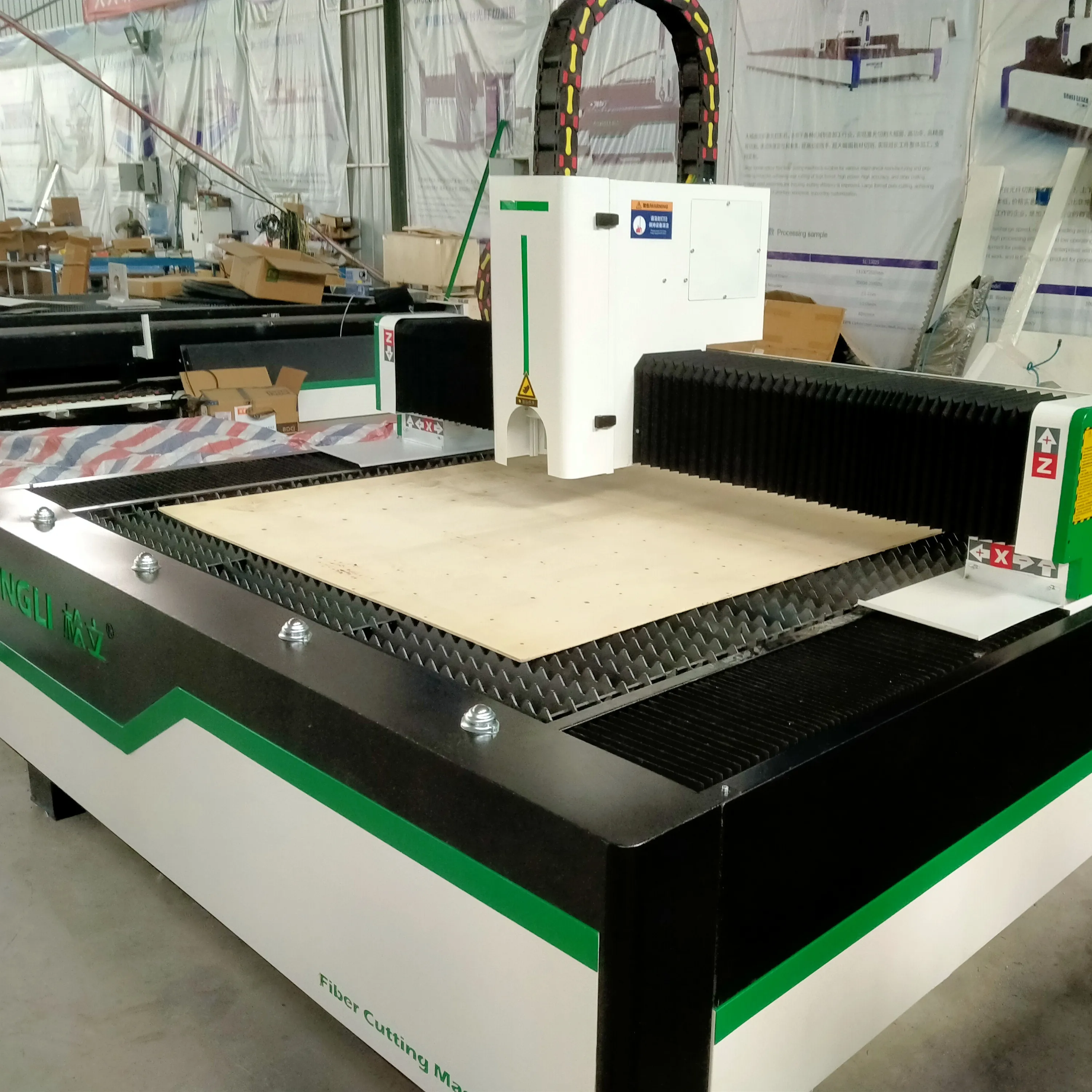 Machine de découpe laser à fibre 1530 1000w équipement laser industriel coupeur laser en métal