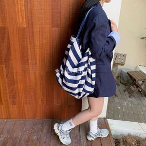 Sac fourre-tout en toile écologique personnalisé 2025 – Réutilisable, avec fermeture épaule, pour le shopping, les pique-niques, les voyages, cadeau pour étudiants, à rayures - Product Image 1