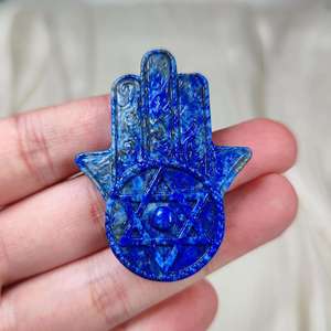 Sculpture de main Hamsa en Lapis Lazuli naturel poli à la main, étoile de David gravée, amulette en pierre semi-précieuse pour la vente en gros aux magasins de cristaux - Product Image 5