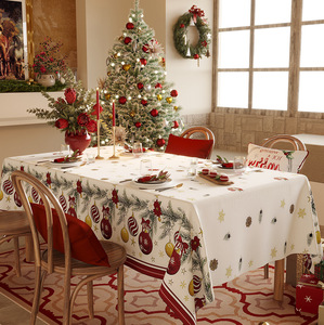 Mantel Navideño de Poliéster Impermeable y Resistente al Aceite con Diseño de Copos de Nieve y Árboles de Pino en Relieve, de Lujo y Elegante - Product Image 3