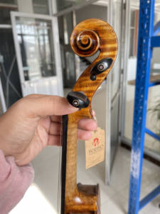 Violon Stradivari de qualité supérieure, fabrication chinoise, prix bas, étui professionnel personnalisé, archet haut de gamme, fabrication artisanale, face en bois OEM, vente chaude en usine - Product Image 5