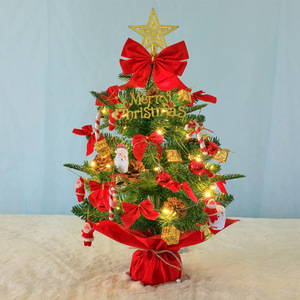 Mini sapin Noble Fir parfait pour la décoration de la maison/de fêtes, arbres de Noël : pré-décorés avec des lumières, des ornements et des nœuds - Product Image 1