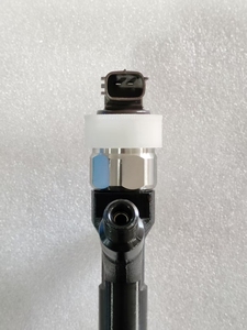 Pièce automobile, injecteur de carburant à rampe commune 16600-4KV0A NEUF pour moteur diesel Nissan YD25DDTi/DCI 2.5L, prix d'usine - Product Image 4