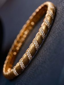 Juego de Joyería de Oro de 18K, Pulsera, Aretes y Anillo Personalizados, Listos para Enviar desde Fábrica en China, MOQ 1 Juego, Caja de Regalo - Product Image 5