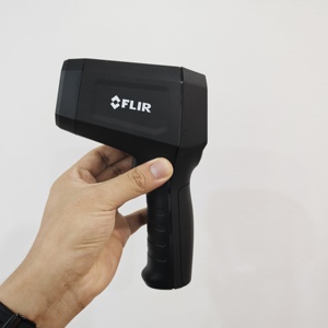 Thermomètre infrarouge à point de contact FLIR TG56-2 30:1 avec thermocouple de type K pour la mesure de température sans contact et par contact - Product Image 3