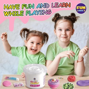 ชุดทำสไลม์สำเร็จรูป FunKidz 4 ปอนด์ กลิ่นมิลค์กี้บัตเตอร์ ขนาด 64 ออนซ์ บรรจุในถัง พร้อมของแถม 29 ชนิด สำหรับบีบเล่น ทำจากพลาสติกทนทาน - Product Image 3