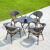 Ensemble de table et chaises en bois de style décontracté et durable pour l'extérieur, structure en bois d'hévéa, idéal pour les salons de thé, jardins, cours et balcons, ensemble trois pièces