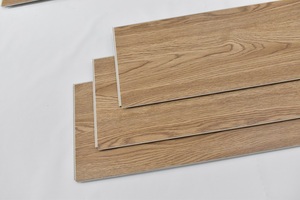 El <span class=keywords><strong>Suelo</strong></span> SPC con Aspecto de <span class=keywords><strong>Madera</strong></span> Tiene una Apariencia Similar al <span class=keywords><strong>Madera</strong></span> Sólida y es Más Asequible en <span class=keywords><strong>Precio</strong></span> - Product Image 5