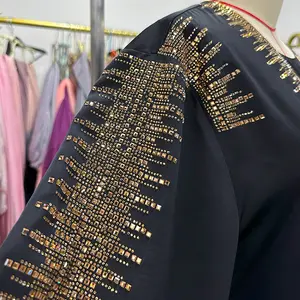 Vêtements islamiques du Moyen-Orient ensemble de robe Abaya caftan noire de luxe personnalisée Abaya de perles de pierre ornée de Dubaï