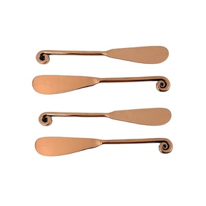 Juego de rebanadoras de queso con acabado de oro rosa, hecho a mano diseño en espiral, mango redondo de acero inoxidable, cuchillo de mantequilla - Product Image 1