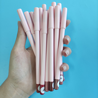Crayon à lèvres crémeux rose mat végétalien à marque privée