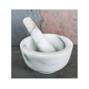 Juego de mortero y mortero de mármol blanco de tamaños personalizados para moler hierbas y especias - Product Image 3