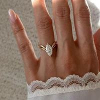 Cincin titanium wanita, zirkon oval mata kuda emas 18K baja titanium