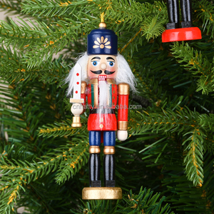 Vente en gros d'ornements de Noël en bois peints à la main, casse-noisettes rose, décoration murale - Product Image 3