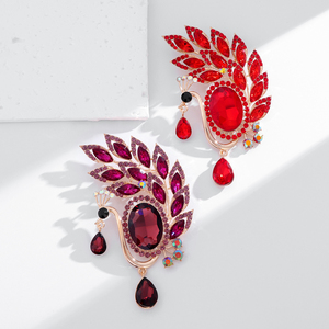 Broche <span class=keywords><strong>de</strong></span> Lujo Ligero <span class=keywords><strong>de</strong></span> Cristal Grande con Diseño <span class=keywords><strong>de</strong></span> Flor <span class=keywords><strong>de</strong></span> <span class=keywords><strong>Pavo</strong></span> Real y Gota <span class=keywords><strong>de</strong></span> Agua, Multicolor, para Ropa - Product Image 2