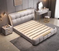 Lit rembourré moderne en similicuir souple, cadre de lit de luxe Queen/King avec éclairage intégré, mobilier de chambre à coucher, vente en gros
