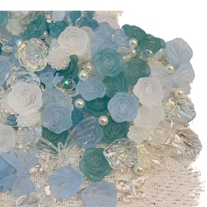 بيع بالجملة في شكل غرام/كيس جديد بلوري ورد DIY كريم غراء مصنوع يدويًا أشكال مختلطة من الخرز الأكريليك السائب - Product Image 5