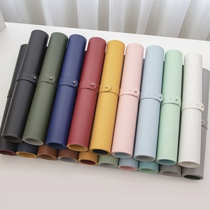 แผ่นรองเมาส์หนัง PU ขนาดใหญ่ สีตามสั่ง กันน้ำ สำหรับสำนักงาน/คอมพิวเตอร์  แผ่นรองเขียนสำหรับนักเรียน พร้อมฐานหนังกลับ - Product Image 1