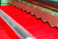 Machine de formage de rouleaux de tôles ondulées en acier galvanisé pour toiture en Afrique du Sud, machine de fabrication de tôles ondulées en acier avec prix d'usine