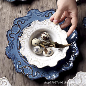 Service d'assiettes à soupe en céramique de style palais baroque européen, assiettes de dîner gaufrées pour la cuisine occidentale et les réceptions - Product Image 5