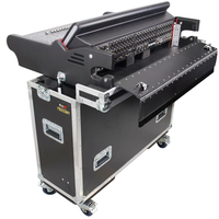 Console de mixage numérique MIDAS M32Live 32 canaux personnalisée dans un coffret de transport ouvert, prise en charge OEM et ODM