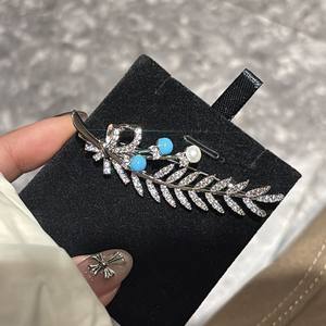 Broches de mode rétro mignonnes et sexy de style palais, accessoires tendance pour vestes coupe-vent et pulls, avec fleurs de poitrine - Product Image 3