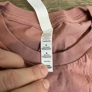 เสื้อยืดผ้าใบเบลล่าแบบสามส่วน - Product Image 1