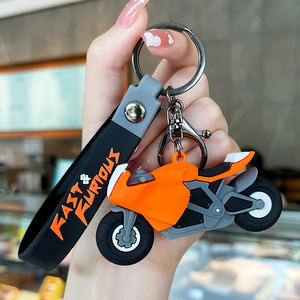 Moda personalizzata cartone animato in Silicone morbido pneumatico in gomma Jeep Bike portachiavi <span class=keywords><strong>3d</strong></span> Mini Biker a forma di auto casco moto Pvc portachiavi - Product Image 4