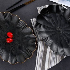 Plato Ovalado <span class=keywords><strong>de</strong></span> Cerámica Negro Mate con Borde Dorado, Apto para Microondas y Lavavajillas, Creativo Plato para Servir Sushi y Pescado para el Hogar - Product Image 3