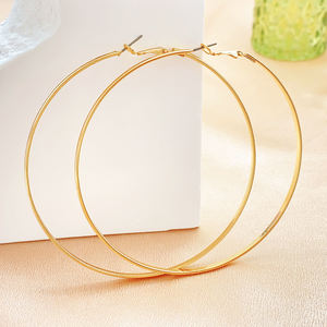 Hot Sale New Fashion Einfacher Stil Vergoldete Big <span class=keywords><strong>Hoop</strong></span> Ohrringe Klassisches Design Legierung material für Frauen - Product Image 3