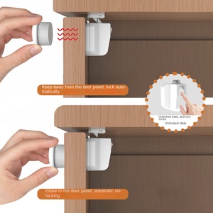 Serratura Multifunzionale Magica Prodigy per Bambini, Chiusura di Sicurezza <span class=keywords><strong>Invisibile</strong></span> in Plastica per Armadietti, Cassetti e Porte, Effetto Magnetico, Ecologica, Bianca - Product Image 2