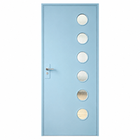 Porte intérieure battante arquée sur mesure en verre alu pastel vibrant, avec verre cannelé pour l'intimité, étanche, style Mid-Century Modern pour hôtel